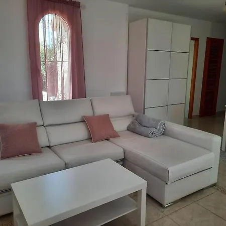 Lovely With Heated Pool And Garden
