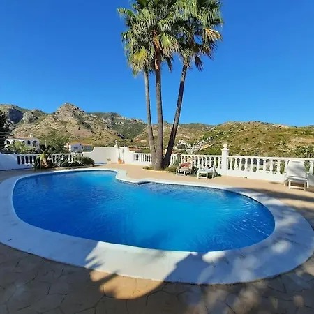 Holiday home Lovely With Heated Pool And Garden