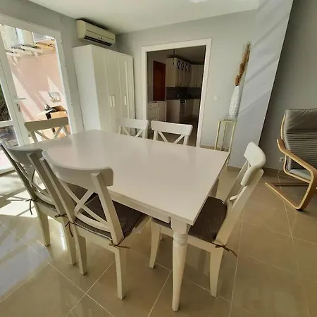 Lovely With Heated Pool And Garden Gandia
