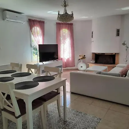 Lovely With Heated Pool And Garden Holiday home Gandia